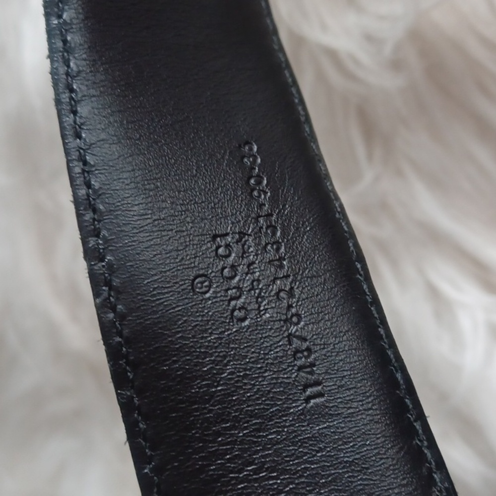 Gucci Black Leather Belt with Gold Buckle - Picture 5 of 16